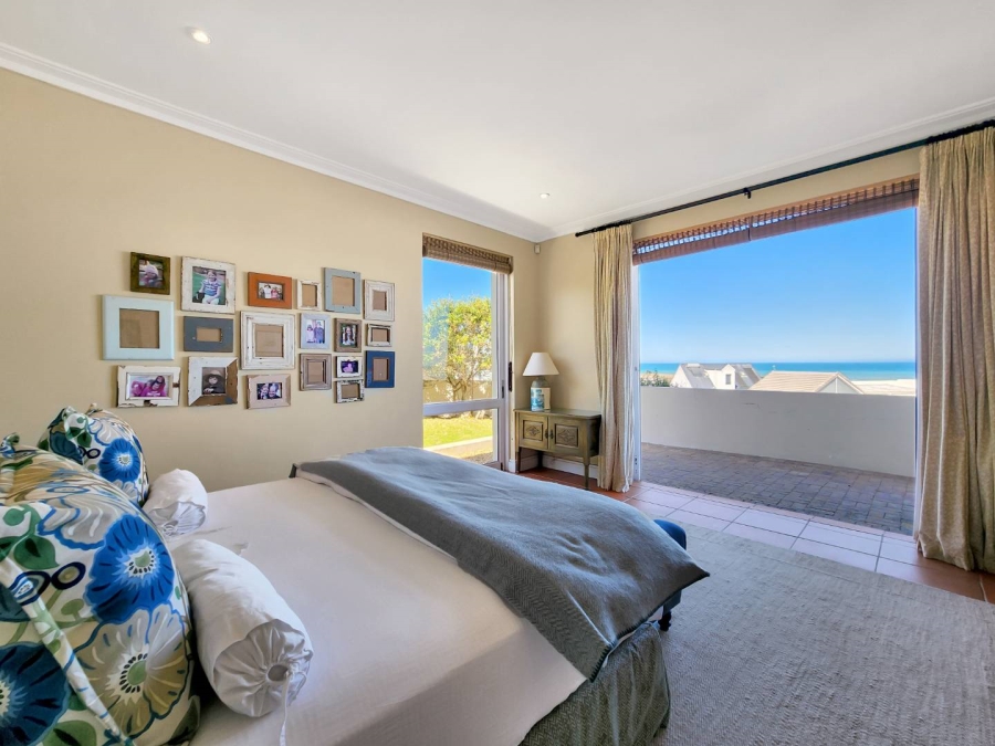 6 Bedroom Property for Sale in Bloubergstrand Western Cape